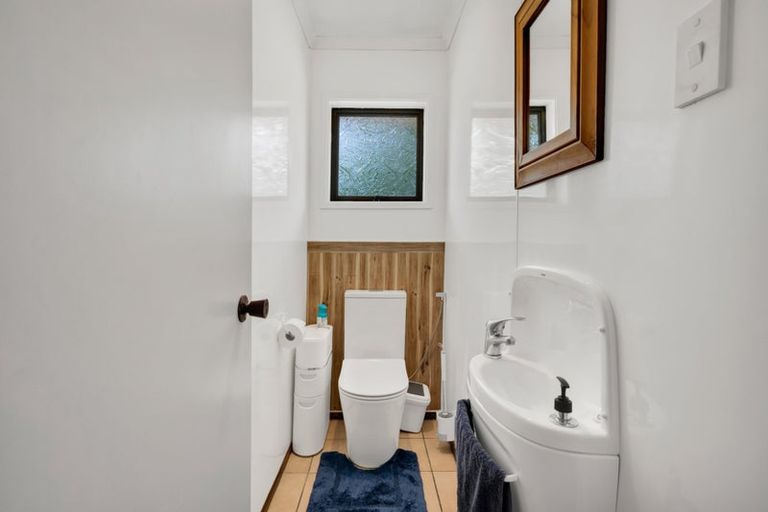 Photo of property in 2 Waireka Road, Omata, New Plymouth, 4374