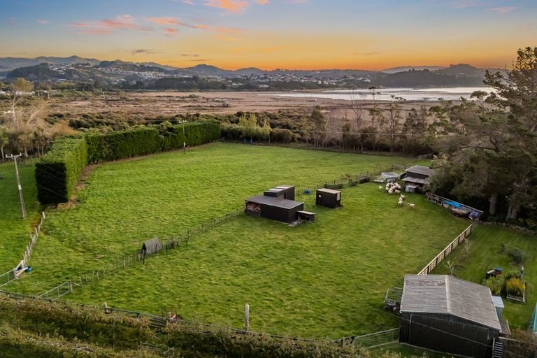 Photo of property in 119 Paekakariki Hill Road, Pauatahanui, Porirua, 5381