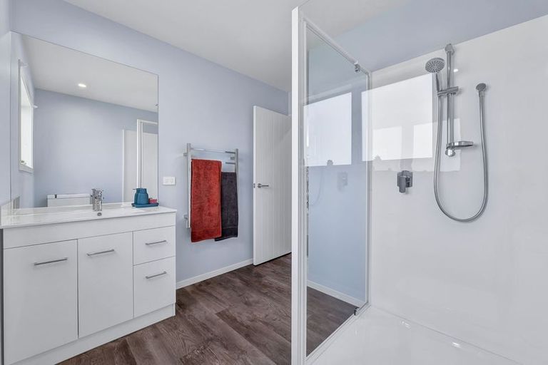 Photo of property in 43 Carrs Road, Urenui, 4377