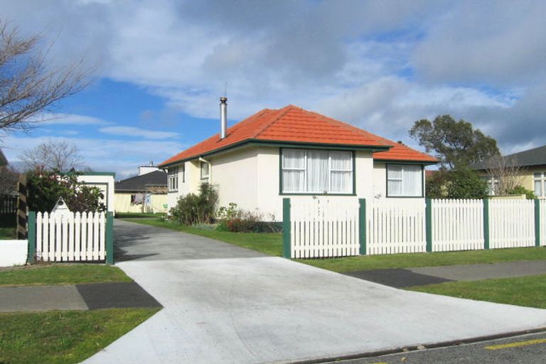 Photo of property in 12 Puriri Terrace, Roslyn, Palmerston North, 4414
