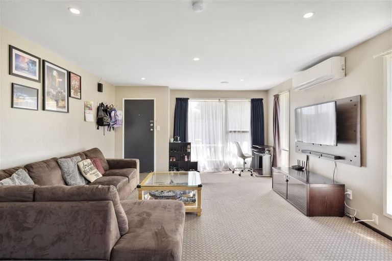 Photo of property in 2/23 Branksome Place, Parklands, Christchurch, 8083