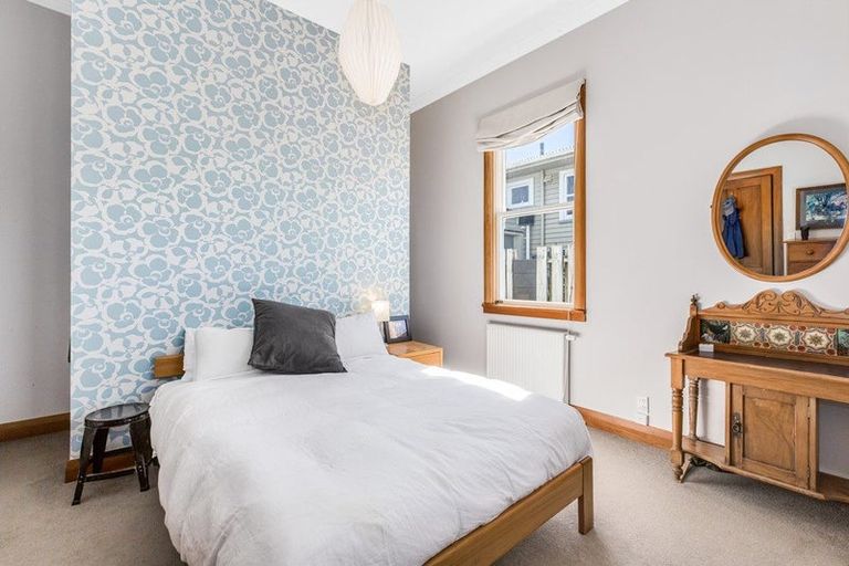 Photo of property in 18 Mills Road, Brooklyn, Wellington, 6021