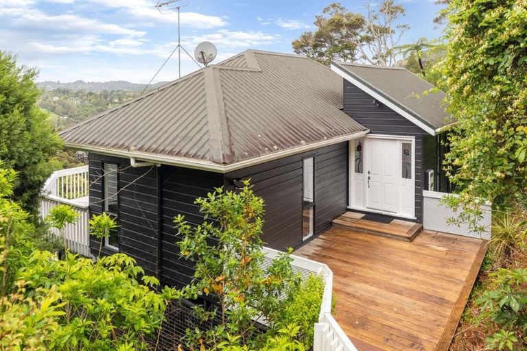 Photo of property in 292 Forest Hill Road, Waiatarua, Auckland, 0612