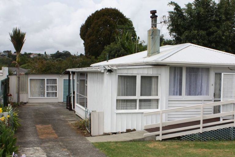 Photo of property in 10 Holmes Avenue, Otangarei, Whangarei, 0112
