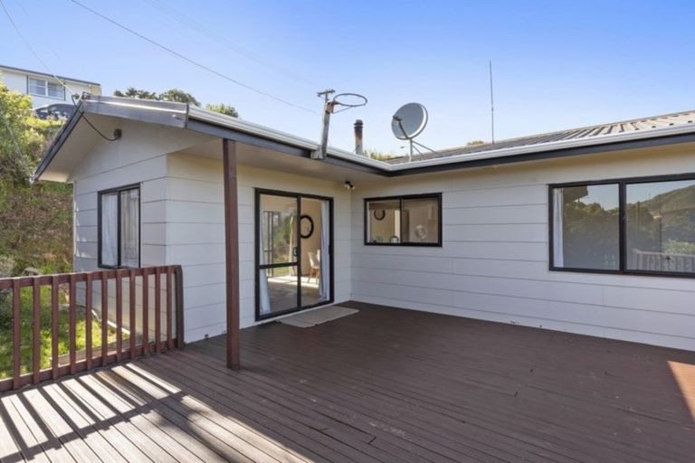 Photo of property in 30 Castle Crescent, Stokes Valley, Lower Hutt, 5019