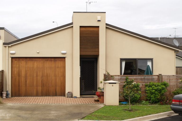 Photo of property in 8 Bunker Rise, Golflands, Auckland, 2013