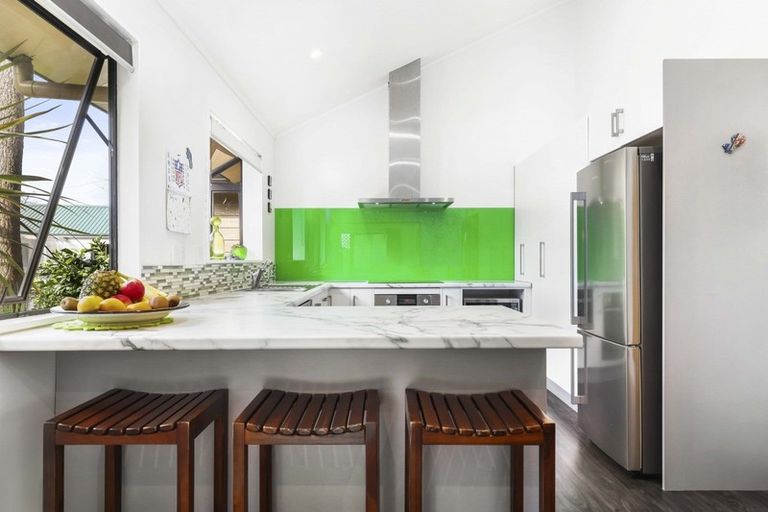 Photo of property in 16 Houhere Place, Pukete, Hamilton, 3200