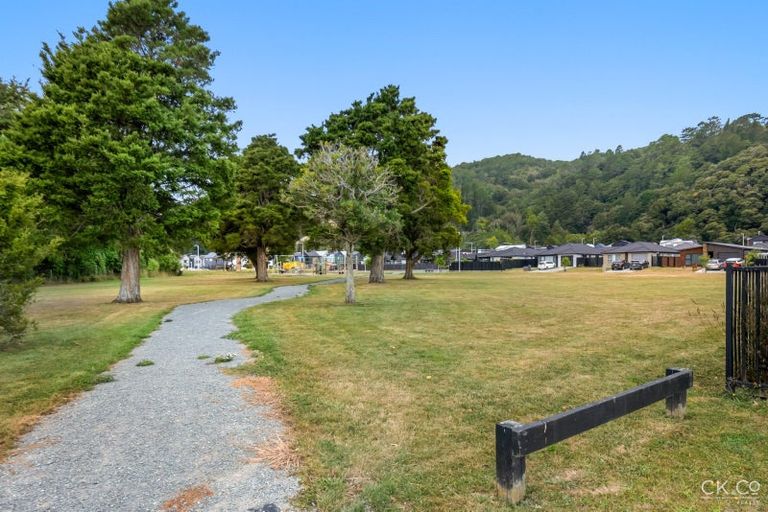 Photo of property in 6 Pattullo Crescent, Wallaceville, Upper Hutt, 5018