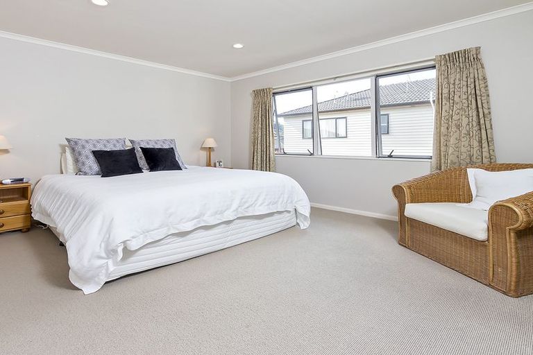 Photo of property in 16 Stornaway Drive, Flat Bush, Auckland, 2016