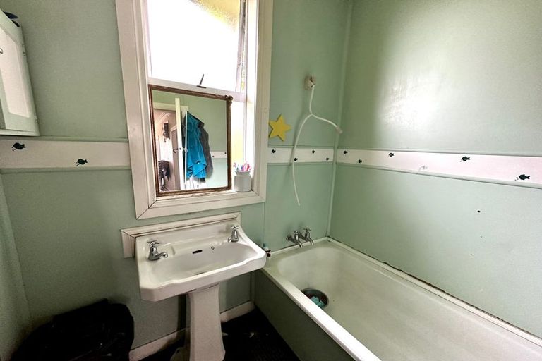 Photo of property in 44 Lowestoft Street, Balclutha, 9230