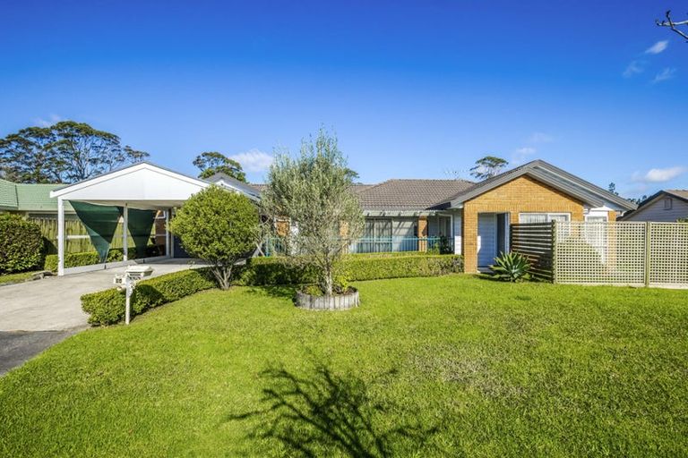 Photo of property in 6a Sheriff Place, Randwick Park, Auckland, 2105