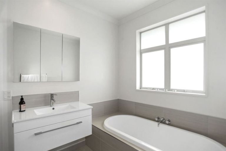 Photo of property in 24 Somerville Crescent, Aidanfield, Christchurch, 8025