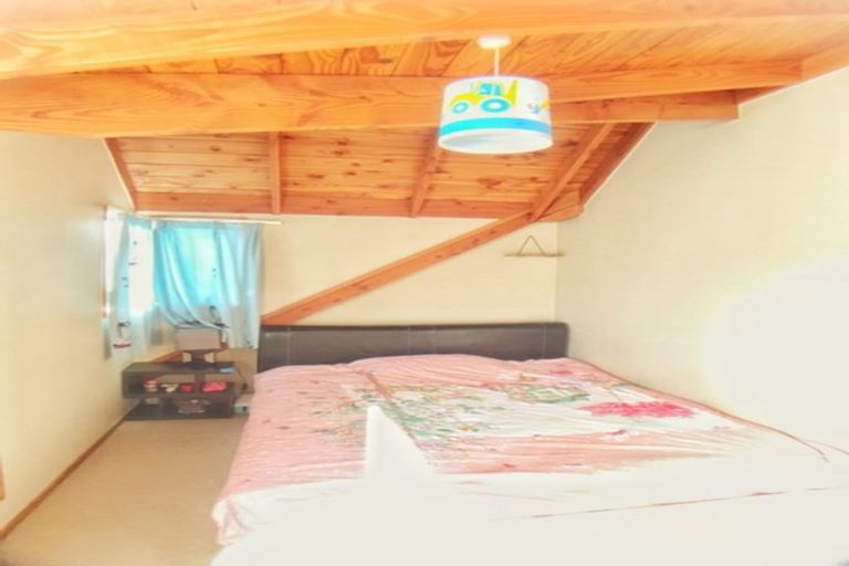 Photo of property in 38 Marina View Drive, West Harbour, Auckland, 0618