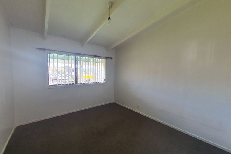 Photo of property in 4104 Great North Road, Glen Eden, Auckland, 0602