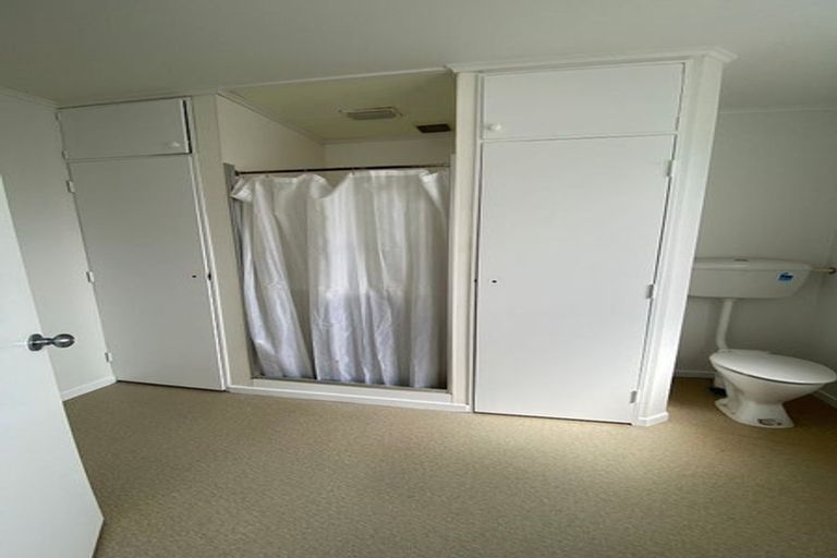 Photo of property in 1 Flint Way, Northland, Wellington, 6012