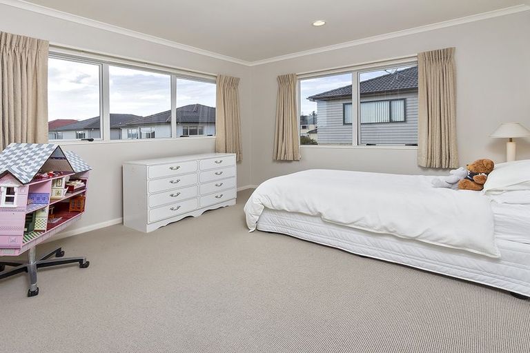 Photo of property in 16 Stornaway Drive, Flat Bush, Auckland, 2016