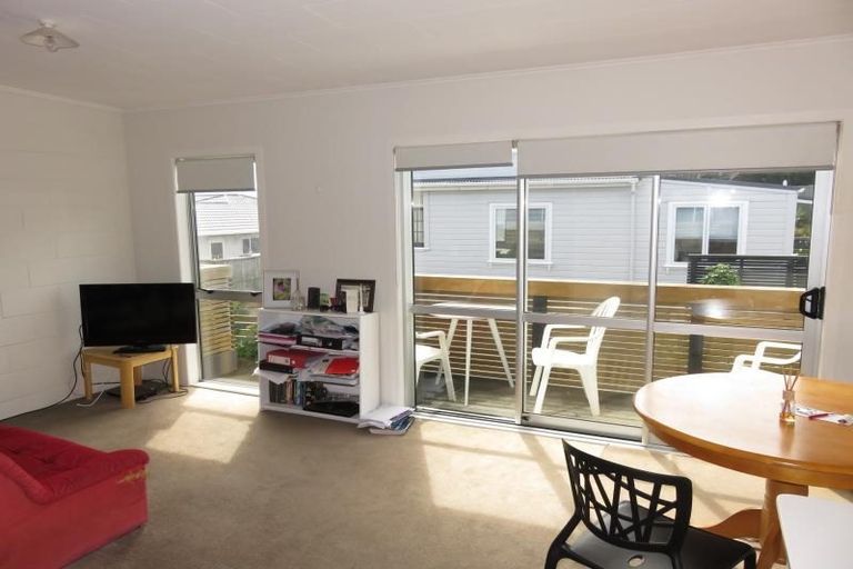 Photo of property in 4/18 Lambley Road, Titahi Bay, Porirua, 5022