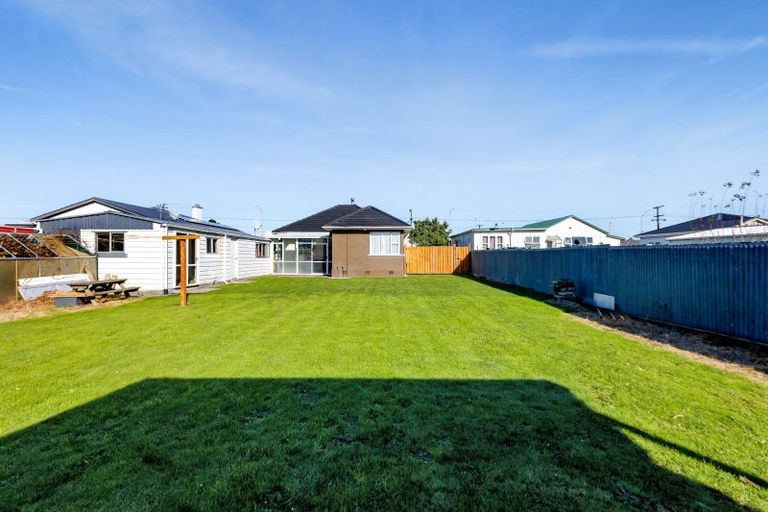 Photo of property in 84 Glover Road, Hawera, 4610