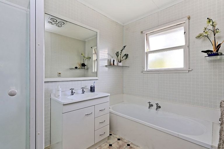 Photo of property in 937 Nelson Street North, Mahora, Hastings, 4120