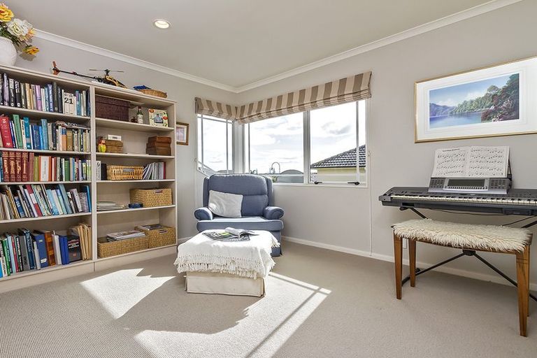 Photo of property in 16 Stornaway Drive, Flat Bush, Auckland, 2016