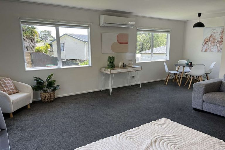 Photo of property in 1/30 Candia Road, Swanson, Auckland, 0614