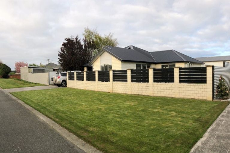 Photo of property in 51 Holloway Street, Waikiwi, Invercargill, 9810