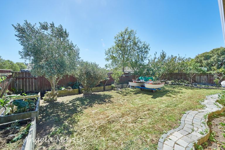 Photo of property in 24 Parnell Street, Fairfield, Lower Hutt, 5011