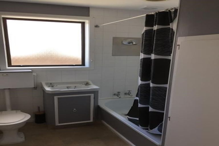 Photo of property in 1/402 Ferry Road, Woolston, Christchurch, 8023