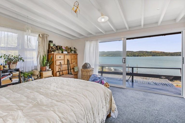 Photo of property in 77 Wallis Street, Raglan, 3225