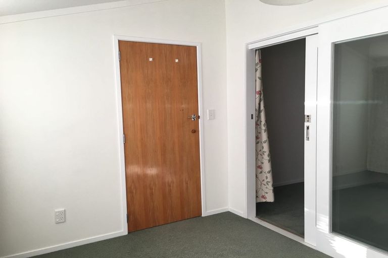 Photo of property in 122 Kings Crescent, Hutt Central, Lower Hutt, 5010