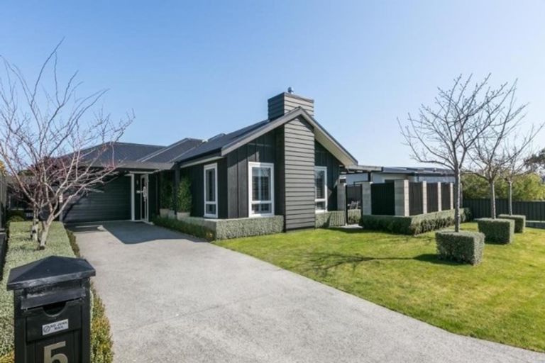 Photo of property in 5 Raven Grove, Havelock North, 4130