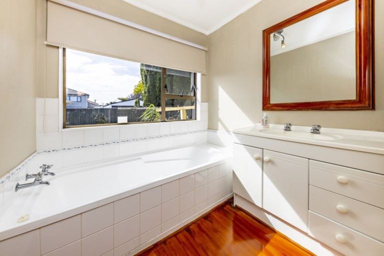 Photo of property in 2/79 Victoria Road, Papatoetoe, Auckland, 2025