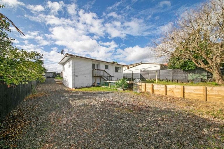 Photo of property in 6 Solea Road, Sunnyvale, Auckland, 0612