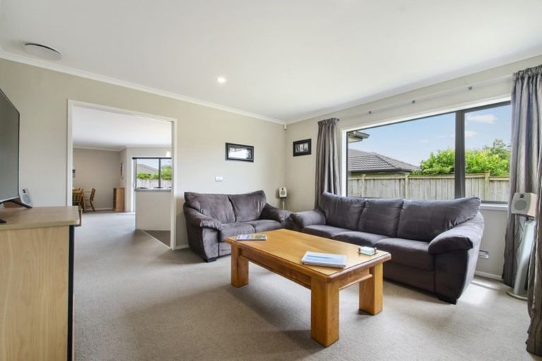 Photo of property in 12 Toscana Drive, Karaka, Papakura, 2113
