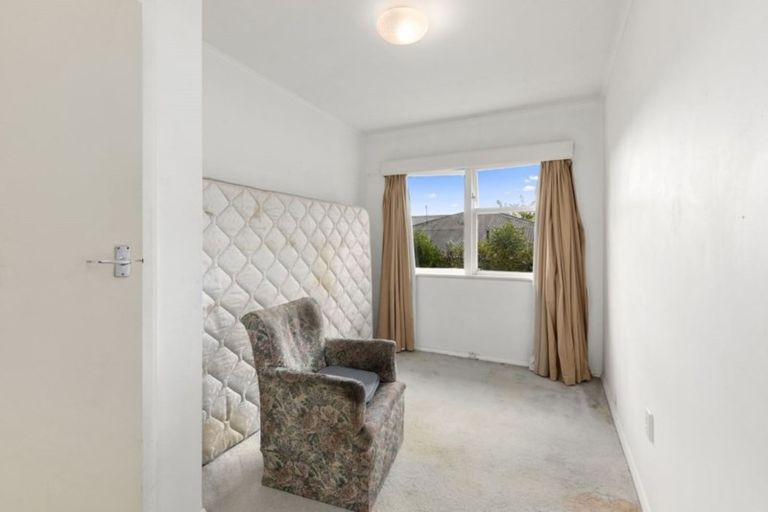 Photo of property in 27 Horoeka Street, Stokes Valley, Lower Hutt, 5019