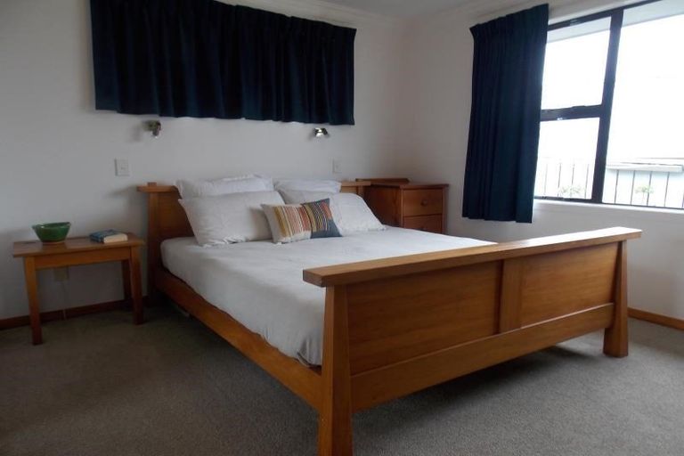 Photo of property in 62 Frobisher Street, Island Bay, Wellington, 6023