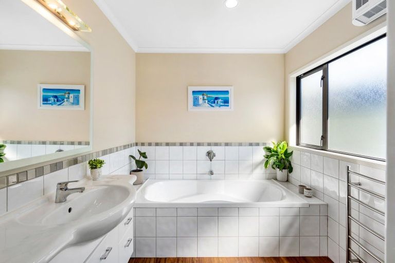 Photo of property in 132b Wharerangi Road, Greenmeadows, Napier, 4112