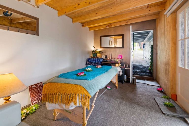 Photo of property in 19 Aorangi Road, Paraparaumu, 5032