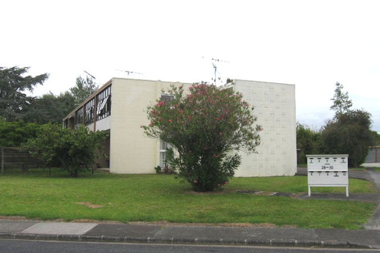 Photo of property in 8/28 Evelyn Place, Hillcrest, Auckland, 0627