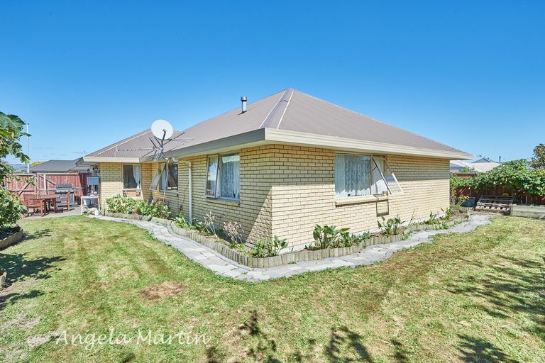 Photo of property in 24 Parnell Street, Fairfield, Lower Hutt, 5011