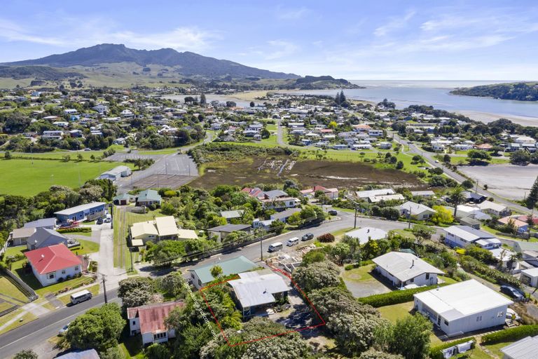 Photo of property in 8a Government Road, Raglan, 3225