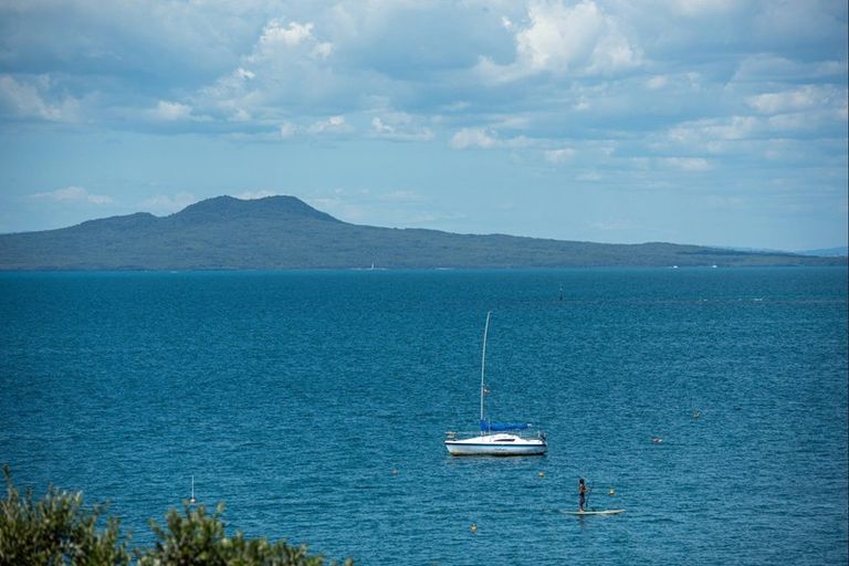 Photo of property in 59-61 Rock Isle Road, Torbay, Auckland, 0630