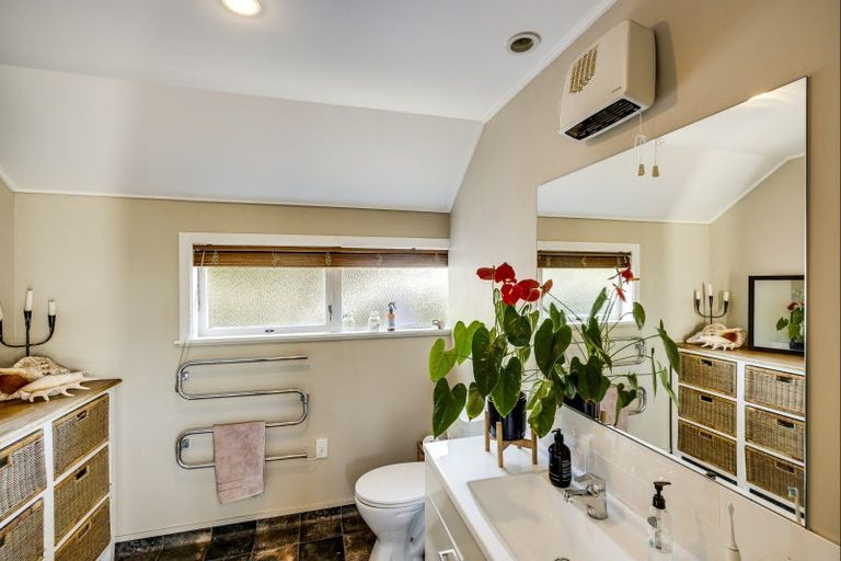 Photo of property in 36 Napier Terrace, Hospital Hill, Napier, 4110