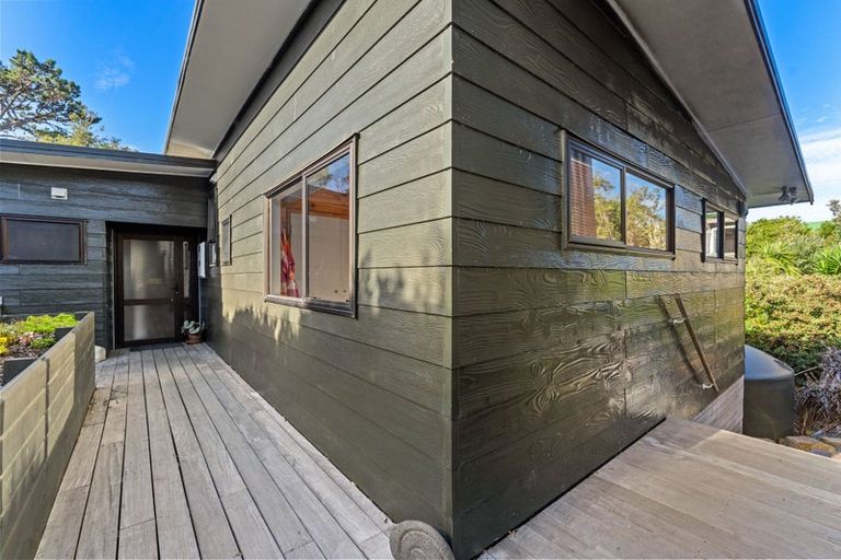 Photo of property in 9 Ferndale Avenue, Leigh, 0985