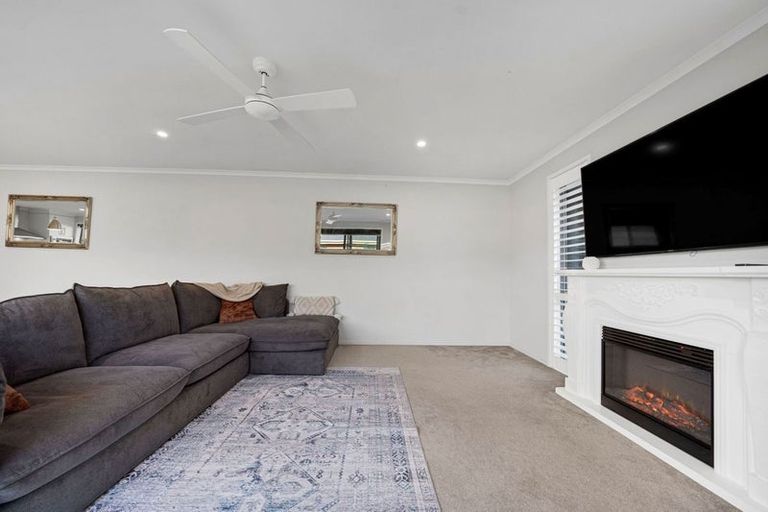 Photo of property in 8 Millbrae Place, Pokeno, 2402