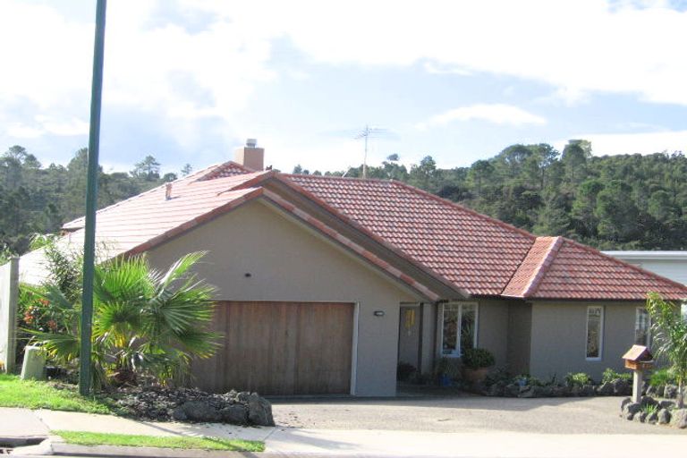 Photo of property in 93 Roberta Crescent, Orewa, 0931