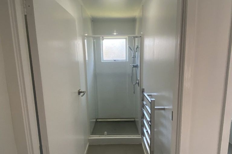 Photo of property in 13 Castleton Street, Birkdale, Auckland, 0626