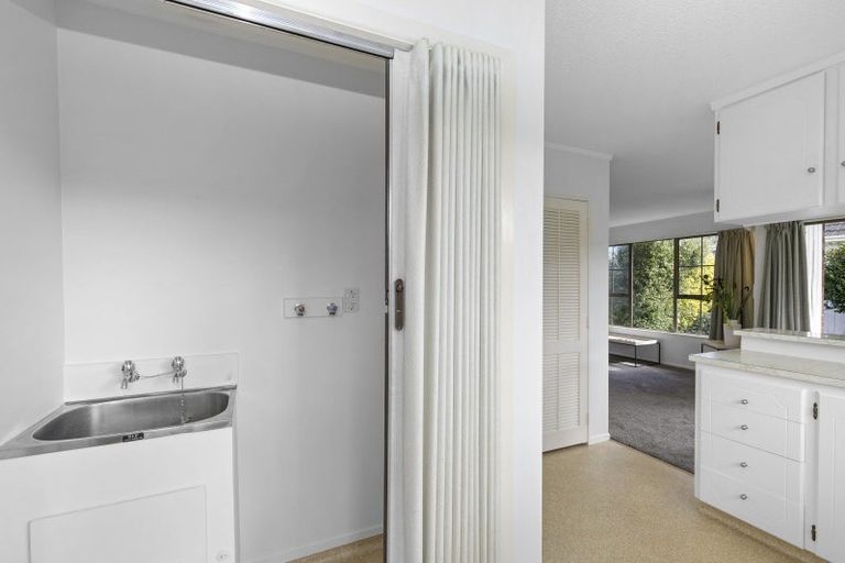 Photo of property in 2/59 Kowhai Avenue, Ebdentown, Upper Hutt, 5018