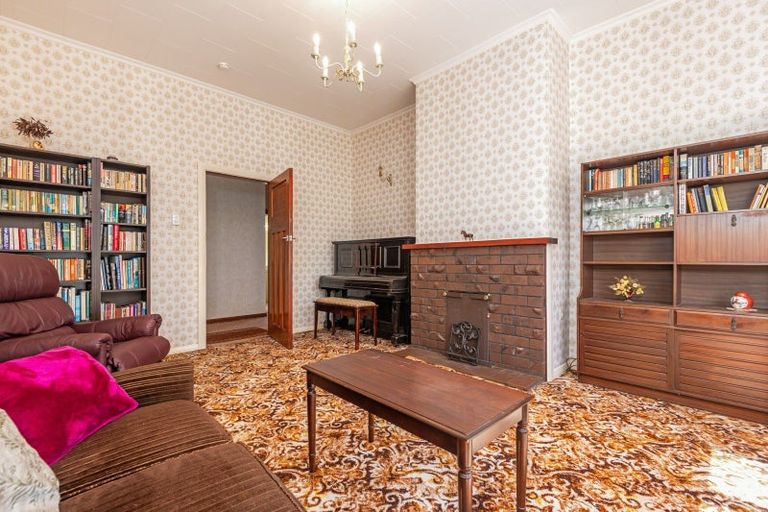 Photo of property in 23 Argyle Avenue, Takaro, Palmerston North, 4410