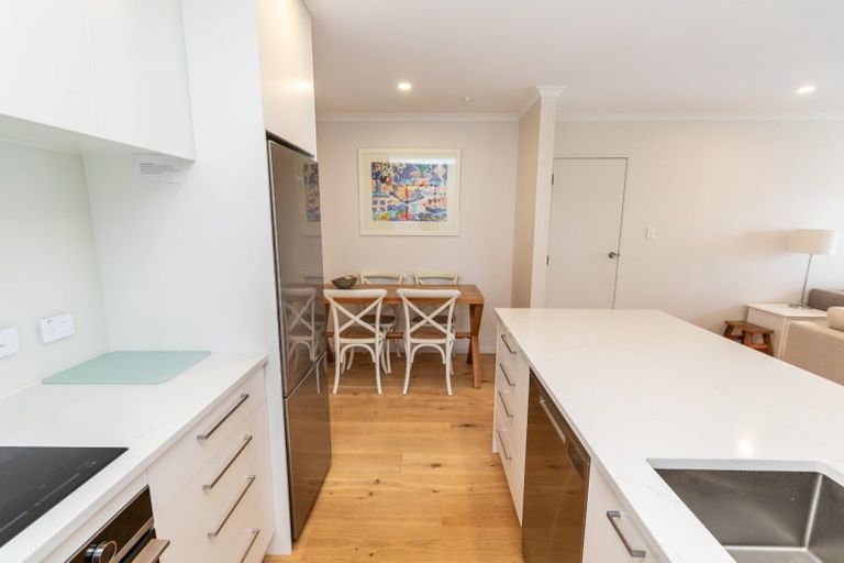 Photo of property in 123 Marine Parade, Seatoun, Wellington, 6022